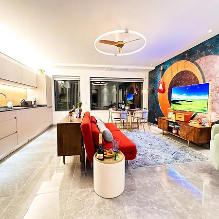Prestige River View By Becherish Apartment